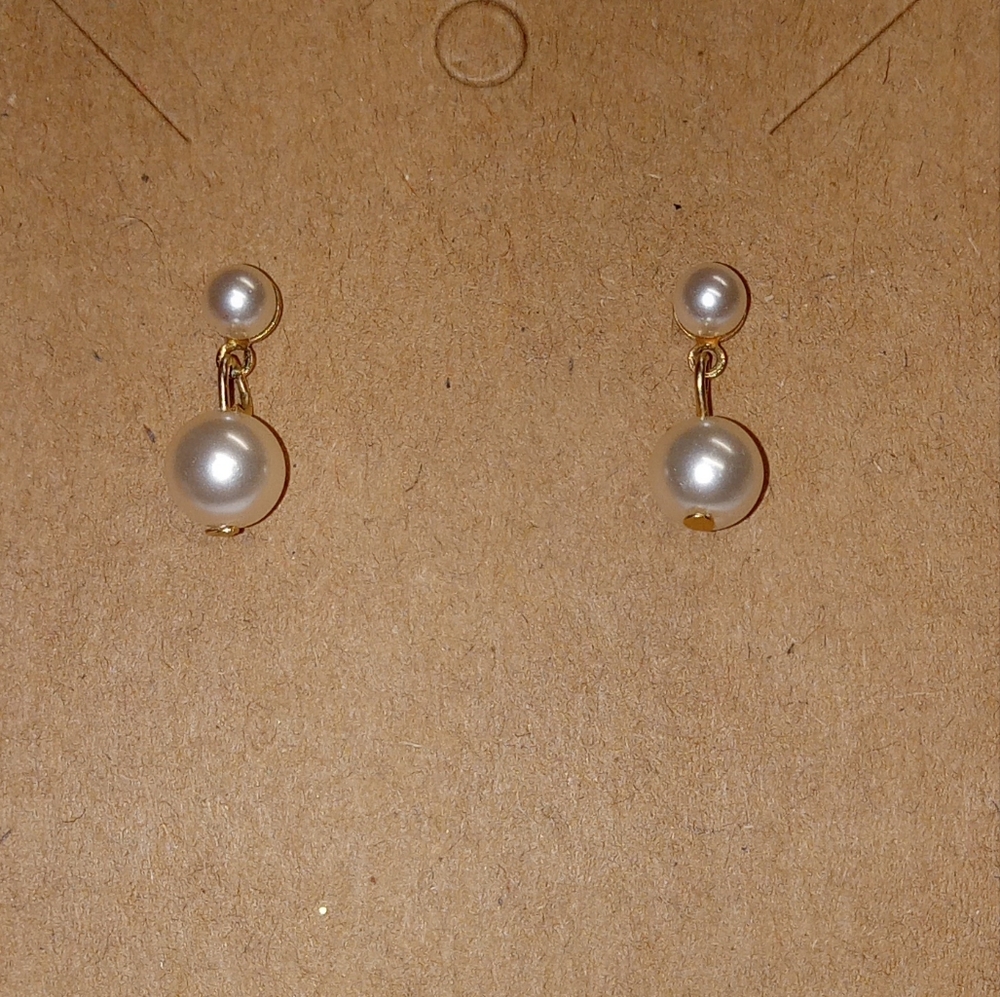 5 for $10 Vintage Gold Tone Faux Pearl Drop Earrings